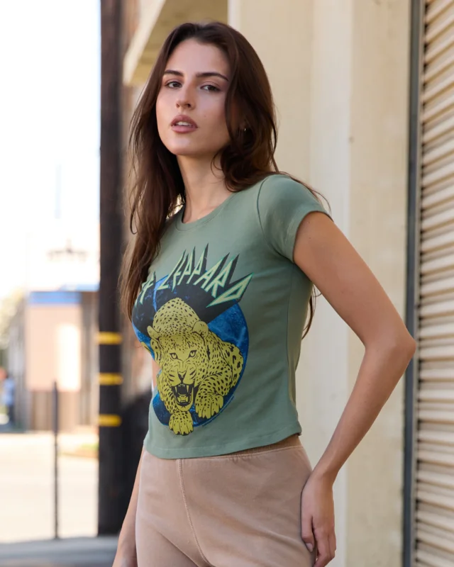 DEF LEPPARD - LOVE BITES CROPPED BABY TEE