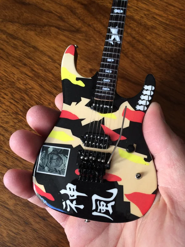 DOKKEN - GEORGE LYNCH - LICENSED KAMIKAZE MINI GUITAR REPLICA COLLECTIBLE