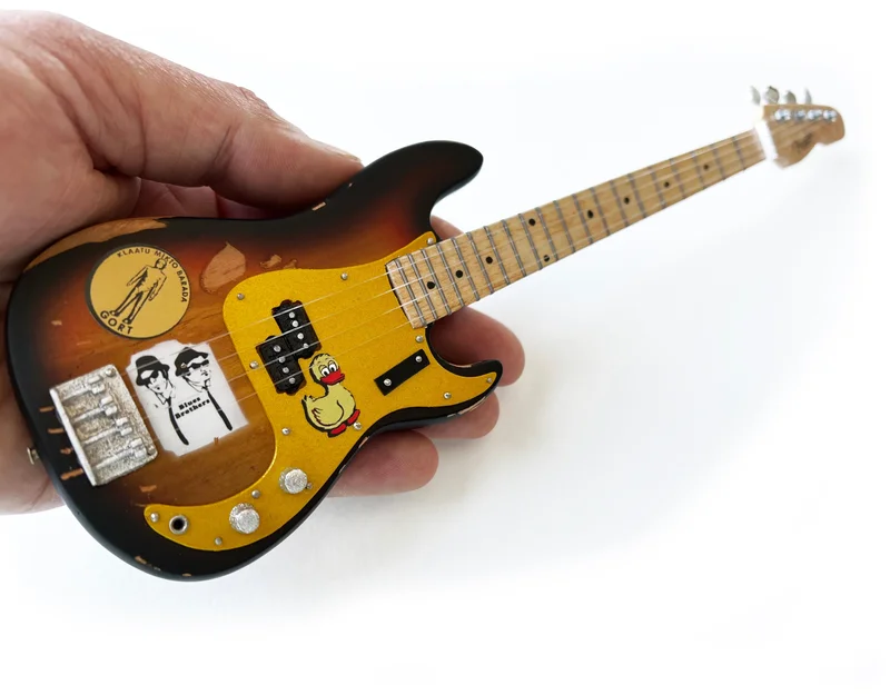 DUCK DUNN ORIGINAL 1959 FENDER PRECISION BASS DUCK BASS - MINI GUITAR