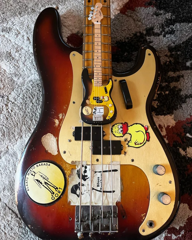 DUCK DUNN ORIGINAL '59 FENDER PRECISION BASS DUCK BASS MINIATURE MODEL