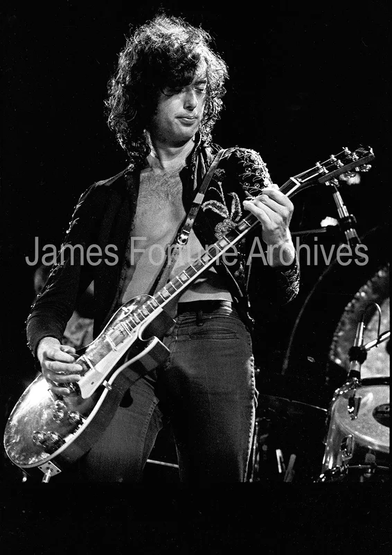LED ZEPPELIN B&W JIMMY PAGE THE LOS ANGELES FORUM 1973