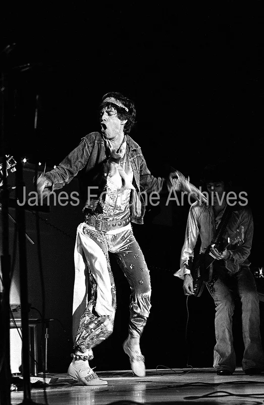 THE ROLLING STONES  DANCING MICK JAGGER - THE LOS ANGELES FORUM  1973